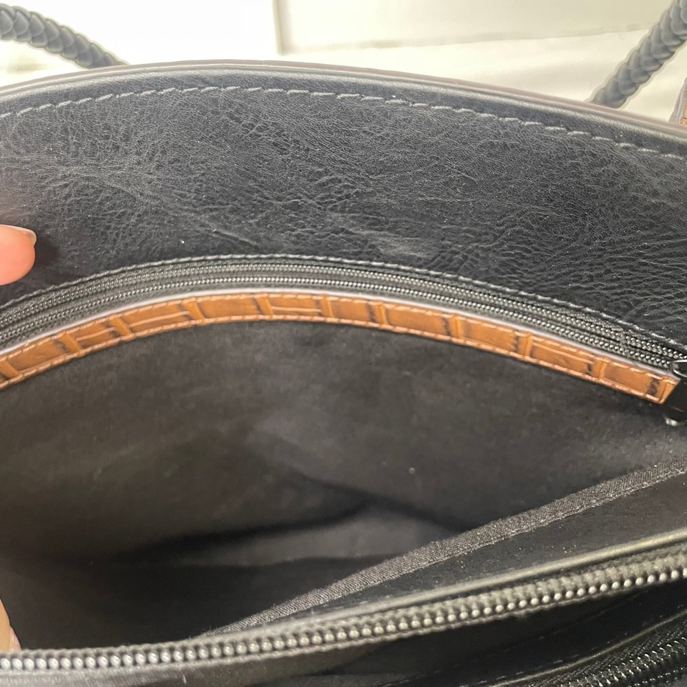 Women's Unbranded Unique Black Shoulder Bag with Brown Accents - Picture 10 of 13